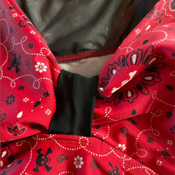 Torrid Retro Chic Skull and Crossbones Swimsuit Top, Red and Black, Size 3 - Picture 2 of 5